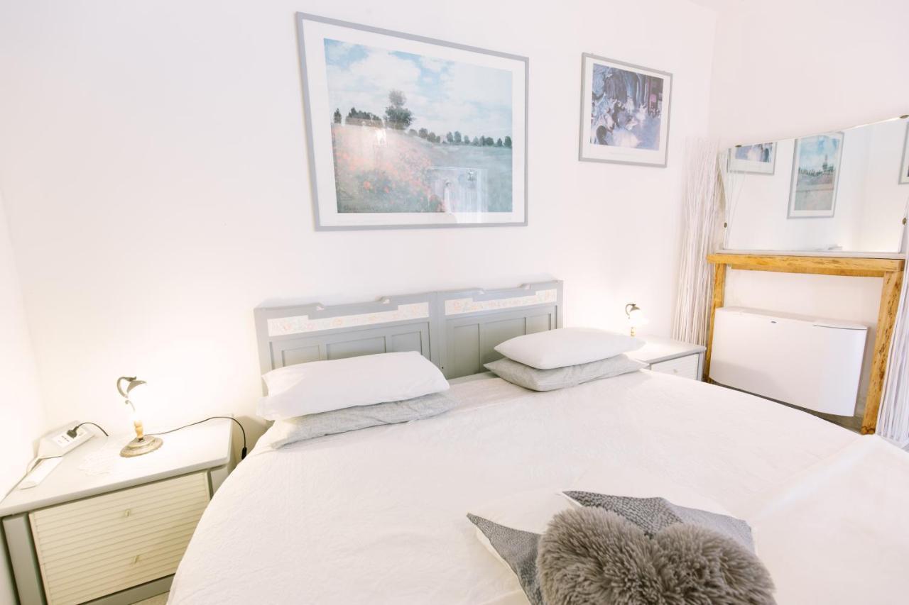 卡斯特努沃德加尔达 Gardabeds Adults Only酒店 外观 照片